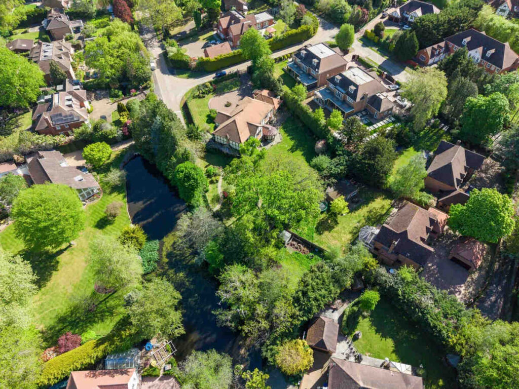 stoke poges neighbourhood aerial view very leafy and green